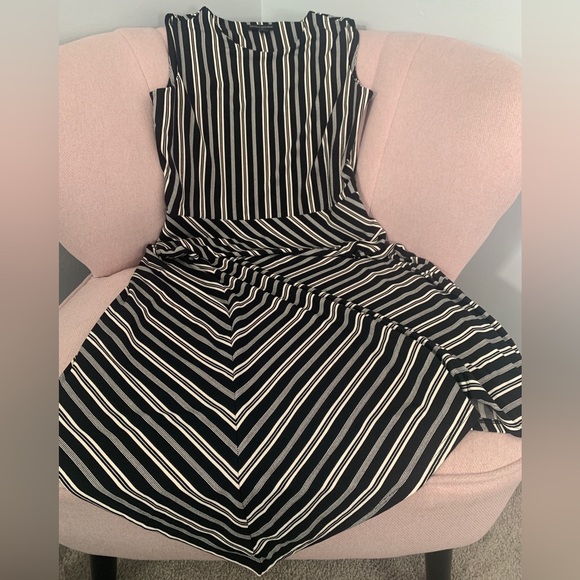 Banana Republic Factory White & Black Stripe Asymmetrical Hem Dress Ladies Small